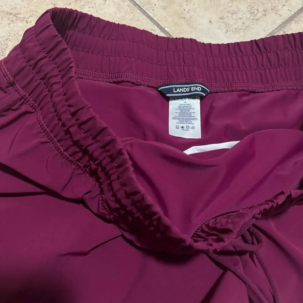 Lands End Women's Lined Swim/Athletic Shorts in Rich Burgundy